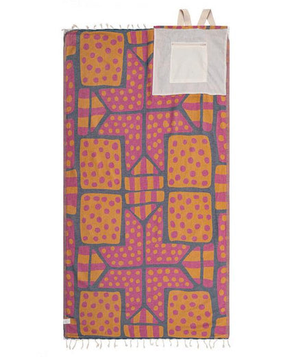 🏖️Next-Level Beach Convenience – 2-in-1 Convertible Towel Bag with Smart Storage & Sand-Repelling Fabric