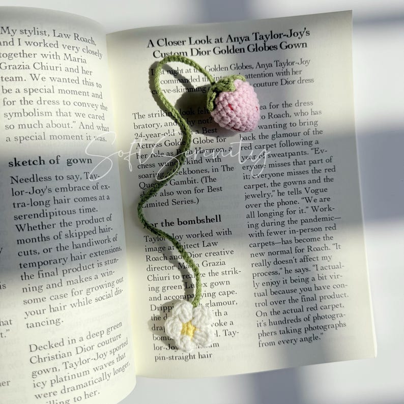 Crochet Bookmark, Mini Bee Bookmark, Sunflower Bookmark, Gift for Book Lover, Gift for Teacher, Back to School Gift, Plant Lover Gift